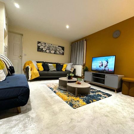 Large Cosy 2 Bedroom Ground Floor Flat In Stevenage Sg1 Sleeps 4-5 Free Parking エクステリア 写真
