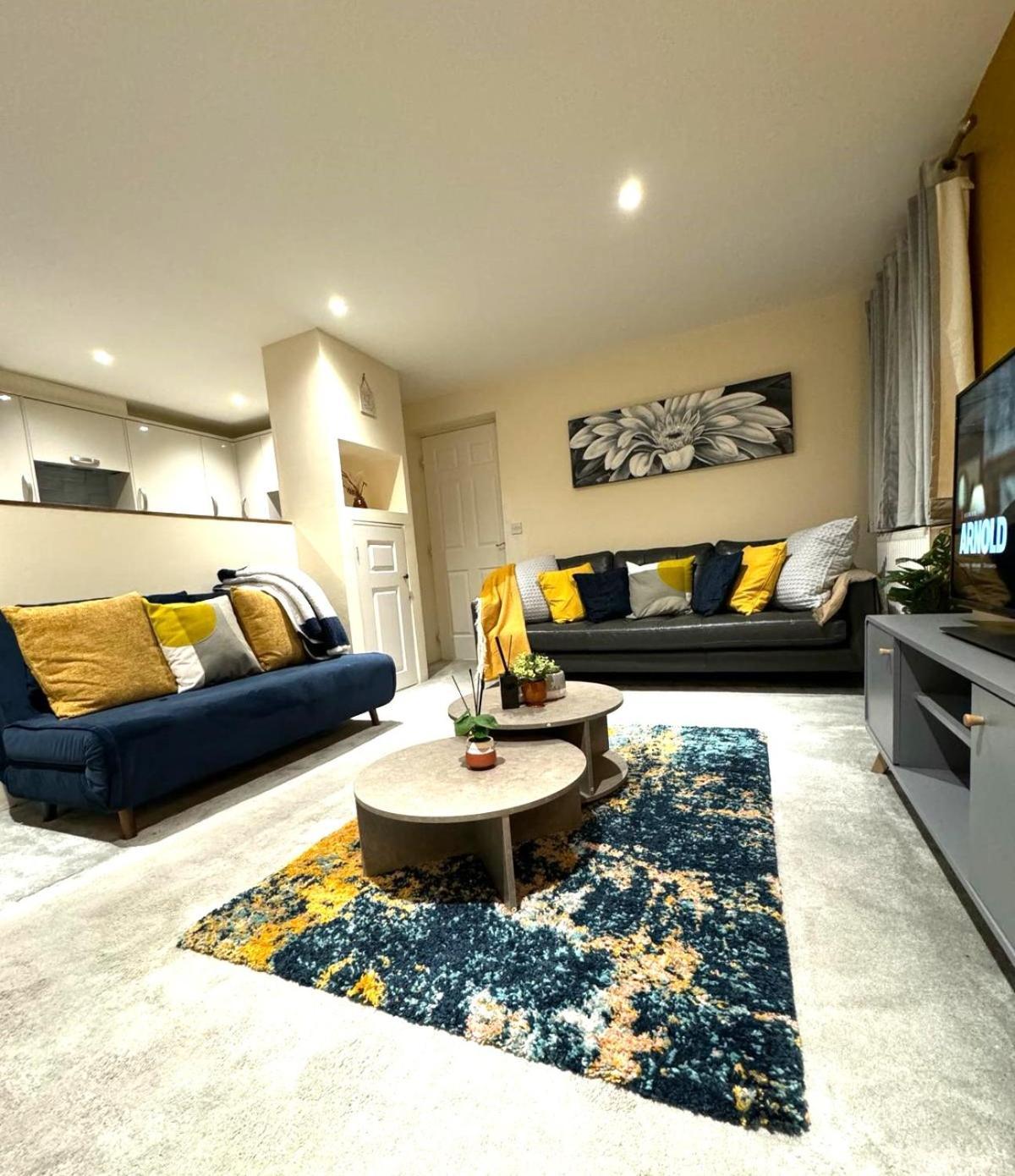 Large Cosy 2 Bedroom Ground Floor Flat In Stevenage Sg1 Sleeps 4-5 Free Parking エクステリア 写真